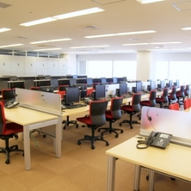 ビーウィズ株式会社の横浜第二センターのオフィス