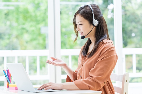 クラウドPBXなら、在宅でのコールセンター業務も実現できる