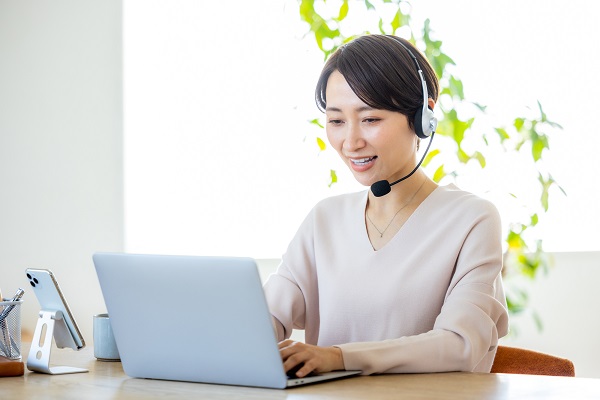 クラウド型PBXなら、在宅でも会社の電話番号を使って仕事が可能