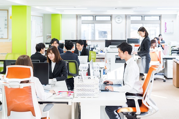 オフィスの規模が大きい場合は、PBXを選択するべき