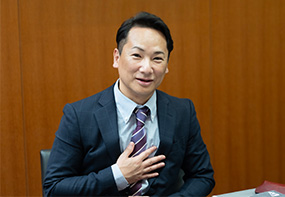 ビーウィズ株式会社 Omnia LINK営業部 Omnia LINKフィールド営業ユニット<br>ユニットマネージャー 山本 誠