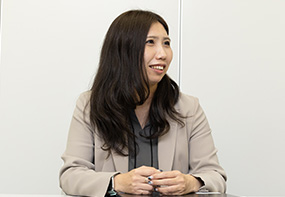 Omnia LINK事業本部 マーケティング企画部　Omnia LINKマーケティングユニット　ユニットマネージャー　織川 昭奈